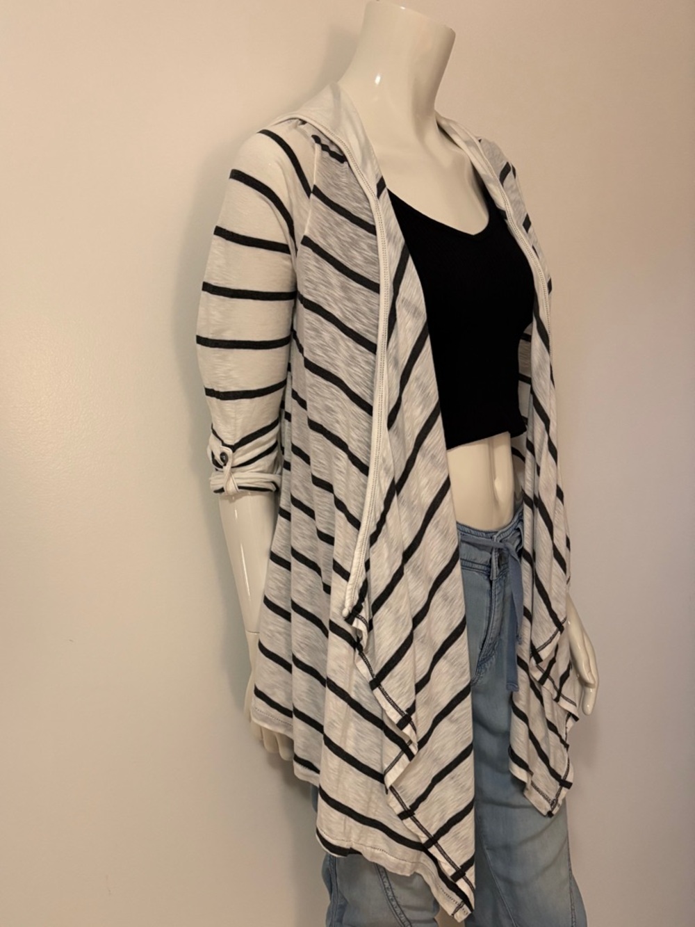 Lightweight cardigan with hoodie